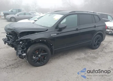 2024 Volkswagen Touareg 2.0T Se R-Line Black z USA, uszkodzony, nr VIN 3VV8B7AX9RM196369